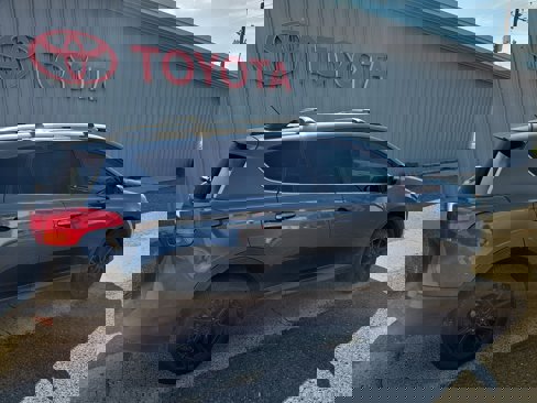 Used 2015 Toyota RAV4 Limited image 4