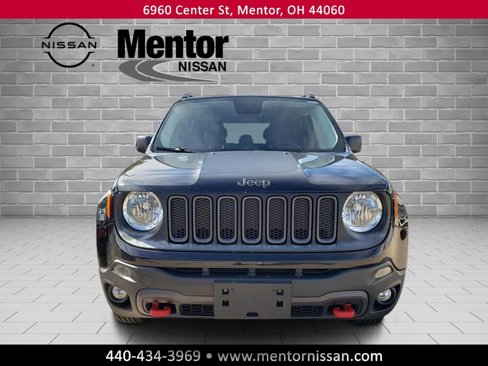 Used 2017 Jeep Renegade Trailhawk w/ Premium Trailhawk Package image 2