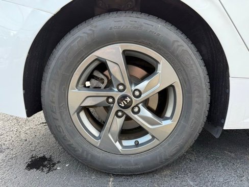 Used 2021 Kia K5 LXS image 19