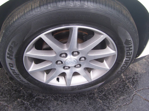 Used 2015 Buick Enclave Leather image 2