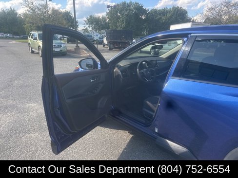 Used 2021 Nissan Rogue SV image 10