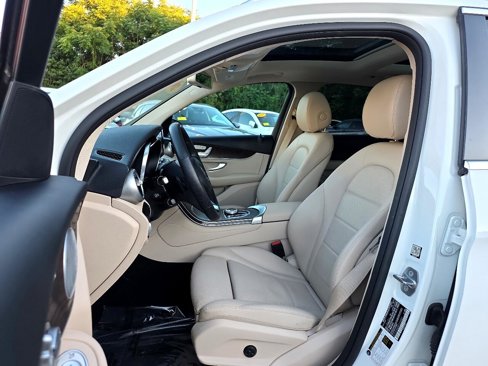 Used 2019 Mercedes-Benz GLC 300 4MATIC w/ Premium Package image 29