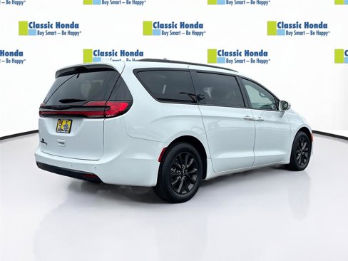 Used 2021 Chrysler Pacifica Touring w/ S Appearance Package image 8