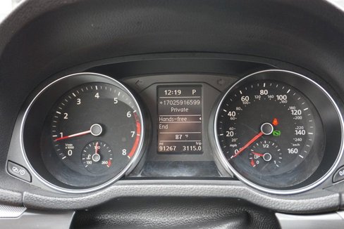 Used 2018 Volkswagen Passat 2.0T image 25