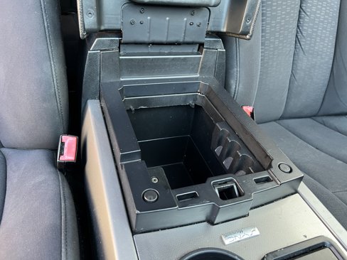 Used 2015 Ford Expedition XLT image 26