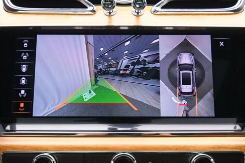 Used 2023 Bentley Bentayga image 42