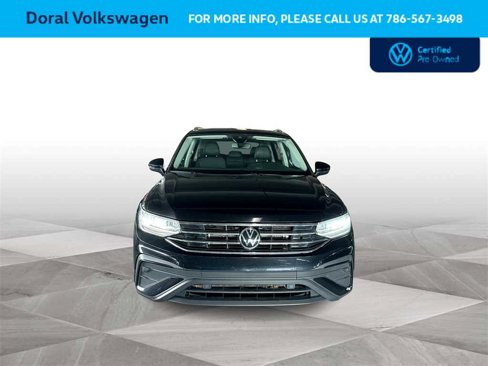 Used 2023 Volkswagen Tiguan SE image 3