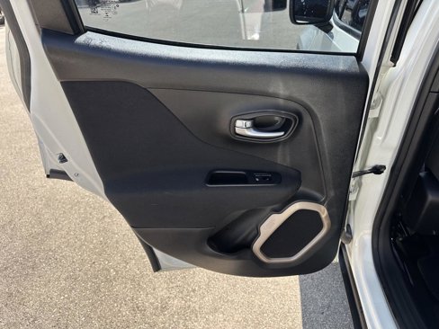 Used 2016 Jeep Renegade Sport w/ Power & Air Group image 14