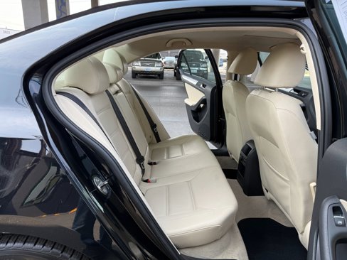 Used 2013 Volkswagen Jetta SE image 18