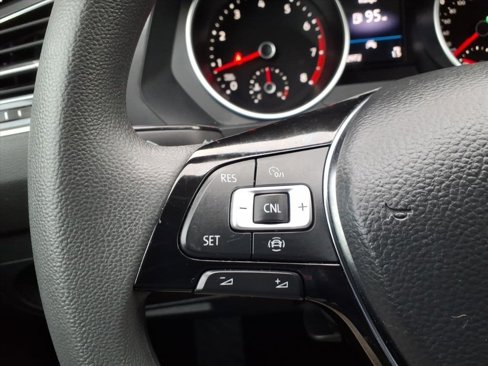 Used 2021 Volkswagen Tiguan S image 22
