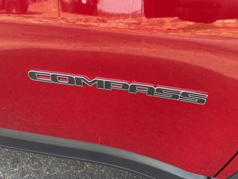 New 2025 Jeep Compass Latitude image 10