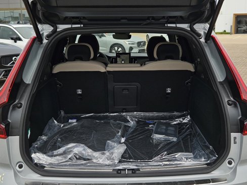 New 2026 Volvo XC60 B5 Plus w/ Protection Package Premier image 11