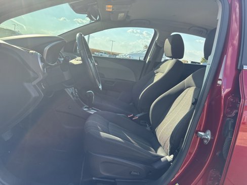 Used 2017 Chevrolet Sonic LT w/ Convenience Package image 10