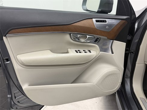 Used 2017 Volvo XC90 T6 Inscription w/ Vision Package image 11