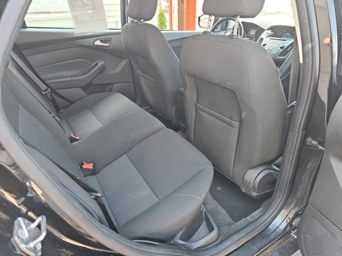 Used 2015 Ford Focus SE w/ SE Sport Package image 14