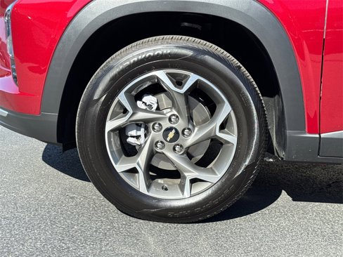 Used 2025 Chevrolet Trax LT image 6