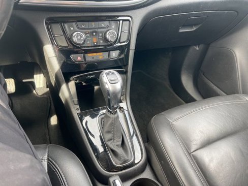 Used 2018 Buick Encore Essence image 12