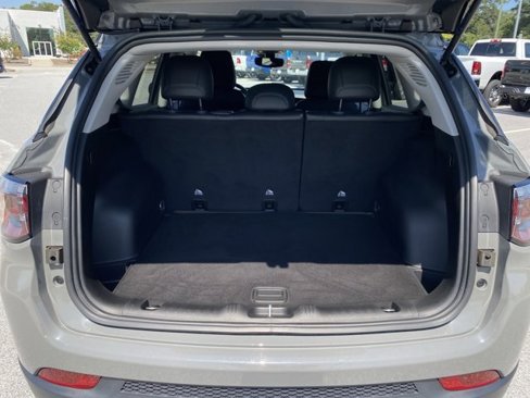 Used 2022 Jeep Compass Trailhawk image 30