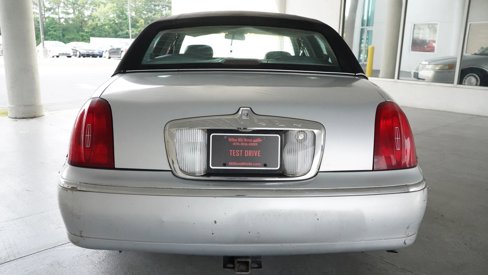 Used 1998 Lincoln Town Car Executive image 7