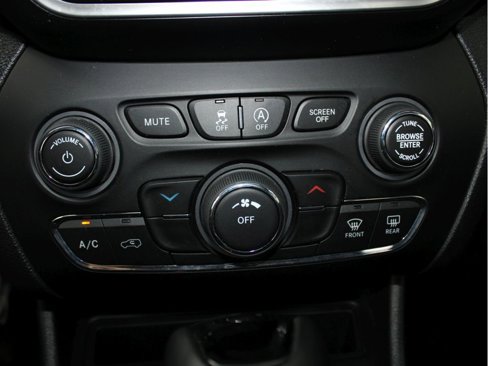 Certified 2020 Jeep Cherokee Latitude Plus image 19