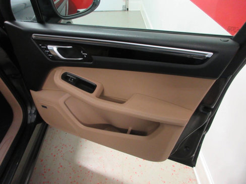 Used 2019 Porsche Macan image 34