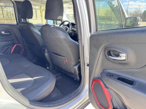 Used 2017 Jeep Renegade Trailhawk image 24