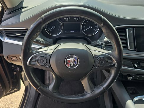 Used 2020 Buick Enclave Essence image 11