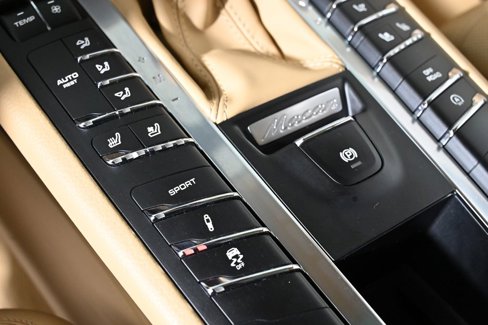 Used 2015 Porsche Macan S image 20