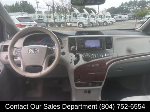 Used 2014 Toyota Sienna XLE image 15