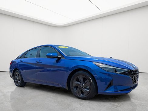 Used 2021 Hyundai Elantra SEL w/ Convenience Package image 2