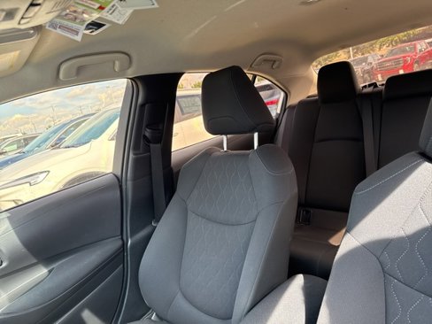 Used 2022 Toyota Corolla LE image 6