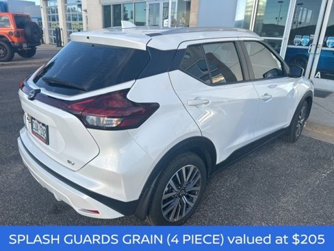 Used 2022 Nissan Kicks SV image 4