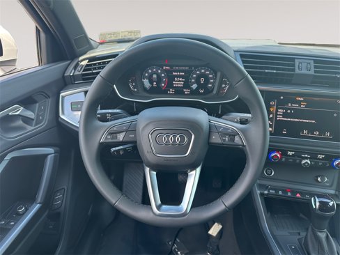 New 2025 Audi Q3 2.0T Premium image 12