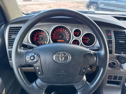 Used 2012 Toyota Tundra 4x4 CrewMax image 23