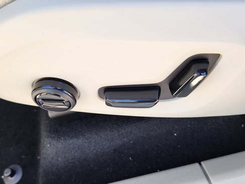 New 2025 Volvo XC60 B5 Core image 22