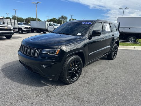 Used 2022 Jeep Grand Cherokee Laredo X image 5