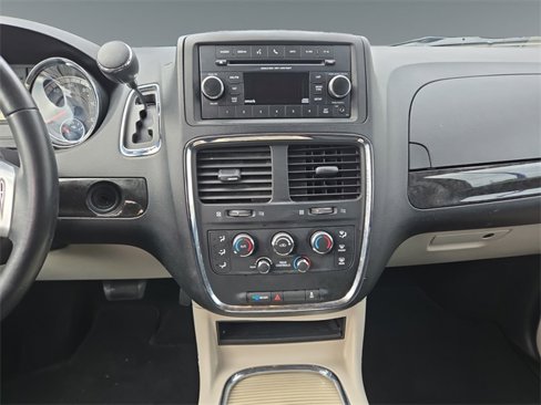 Used 2015 Dodge Grand Caravan SXT w/ UConnect Hands-Free Group image 15