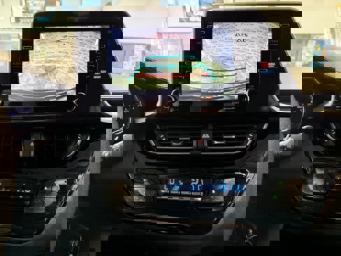 Used 2020 Toyota C-HR LE image 19