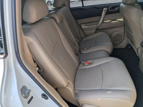 Used 2011 Toyota Highlander 2WD image 26
