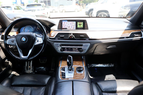 Used 2018 BMW 740i xDrive image 16