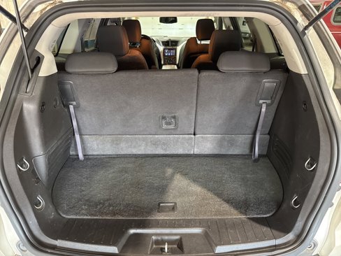 Used 2012 Chevrolet Traverse LT image 12