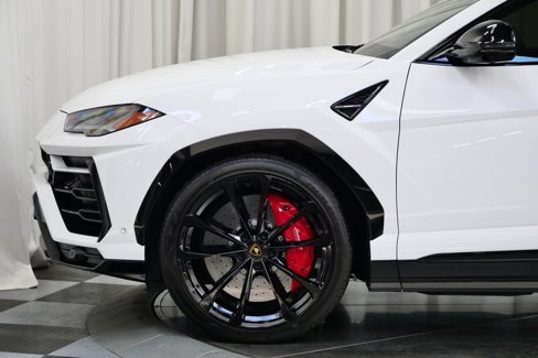 Used 2022 Lamborghini Urus image 9
