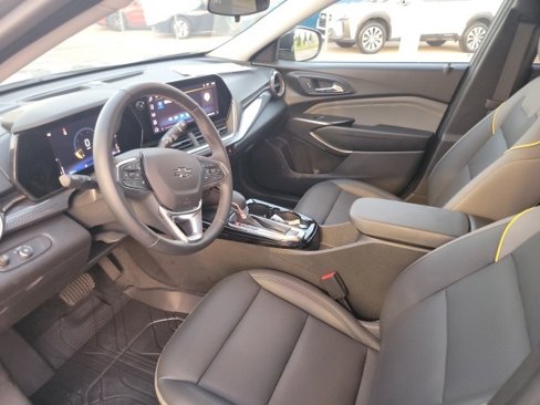 Used 2024 Chevrolet Trax ACTIV w/ Sunroof Package image 7