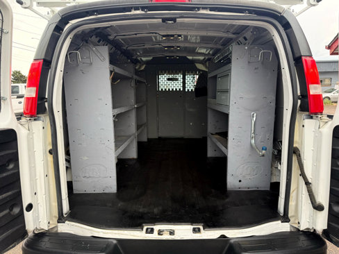 Used 2017 Chevrolet Express 2500 image 22