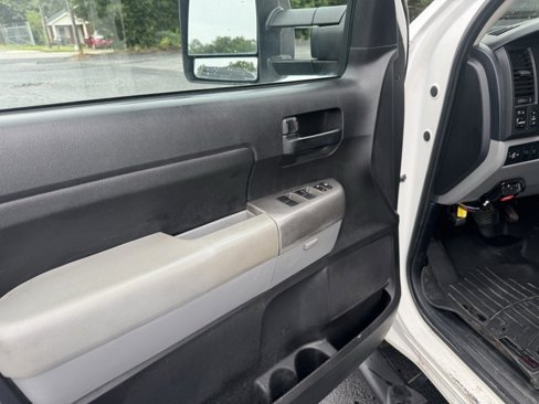 Used 2013 Toyota Tundra 4x4 Double Cab w/ Tow Pkg image 12