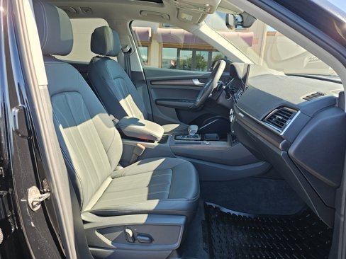 Certified 2025 Audi Q5 2.0T Premium image 15