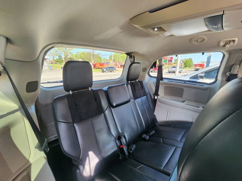 Used 2015 Chrysler Town & Country Limited Platinum w/ Trailer Tow Group image 18