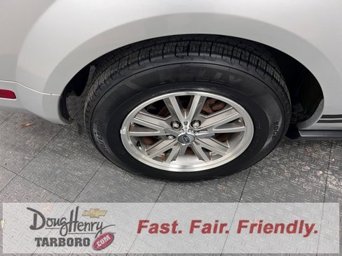 Used 2005 Ford Mustang Convertible image 16