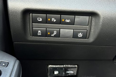 New 2025 Nissan Kicks Play S image 27