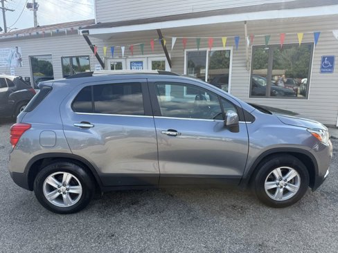 Used 2019 Chevrolet Trax LT w/ LT Convenience Package image 5